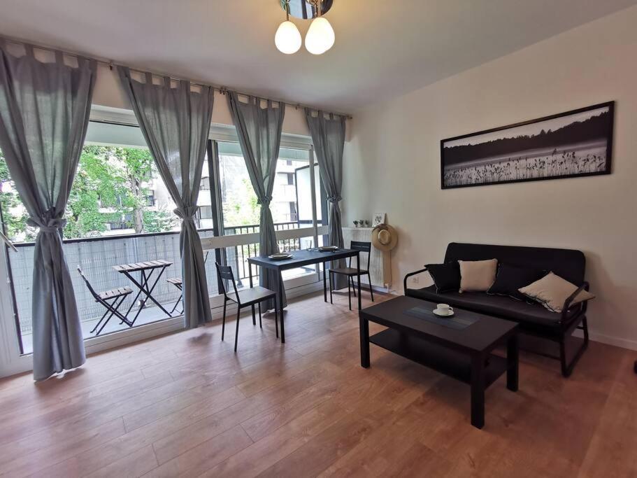 Cosy Apartment At Merignac-Centre Екстер'єр фото
